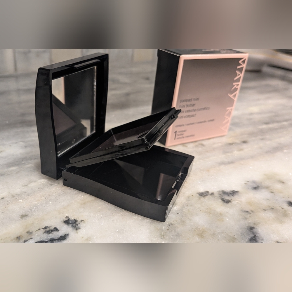 Mary Kay Compact Mini - Picture 2 of 3